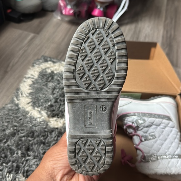Khombu 12 M White/Pink winter boots. - Picture 2 of 3